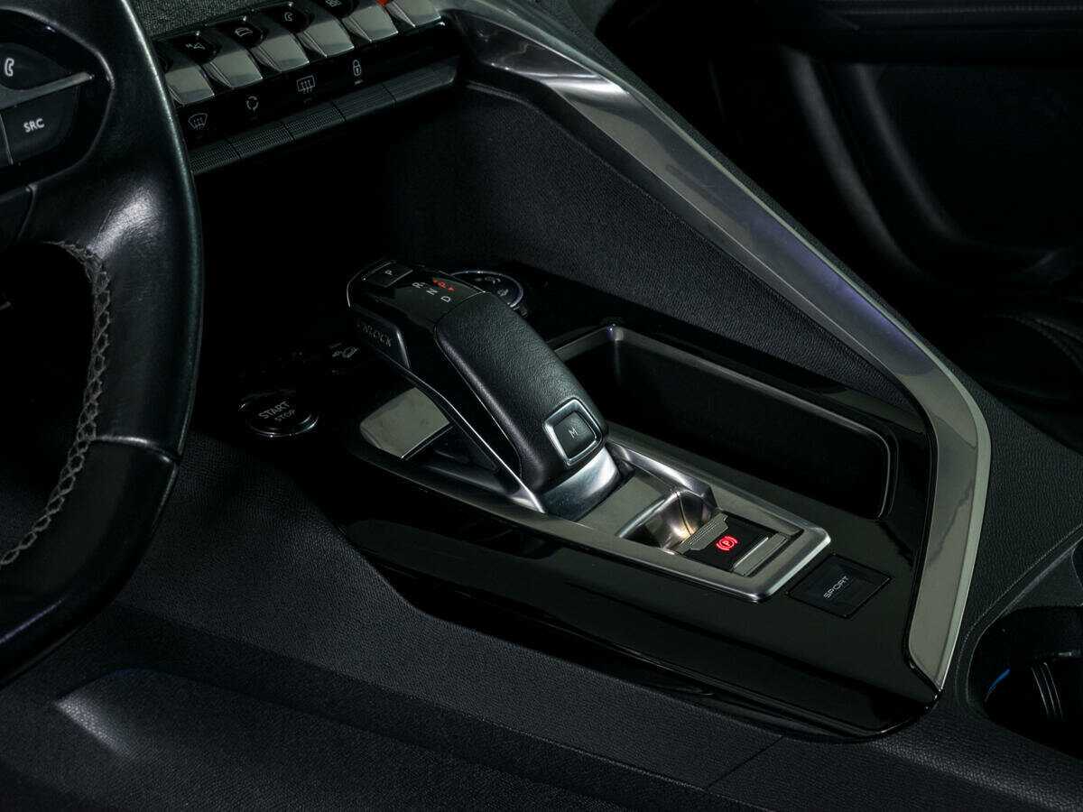 Peugeot 3008 2018 года с пробегом. Фото: #12