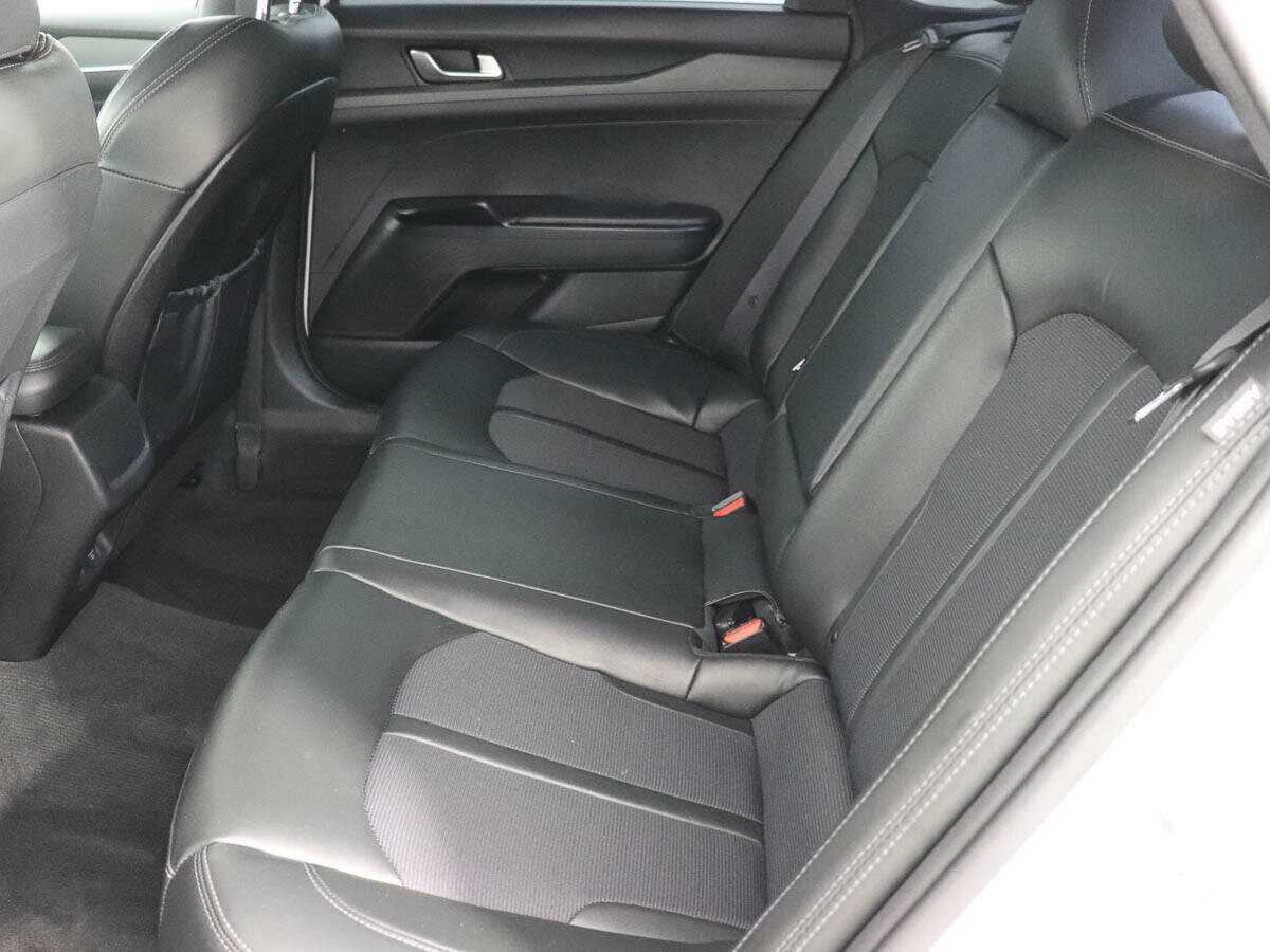 Kia K5 2021 года с пробегом. Фото: #10