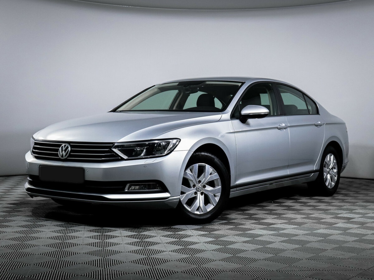 Volkswagen Passat 2017 года с пробегом. Посмотреть фото
