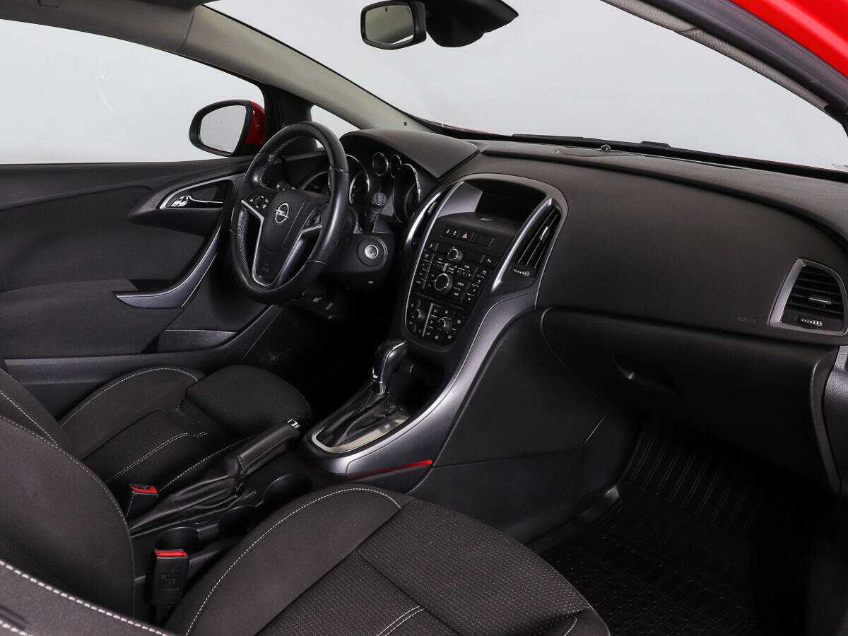 Opel Astra 2012 года с пробегом. Фото: #7