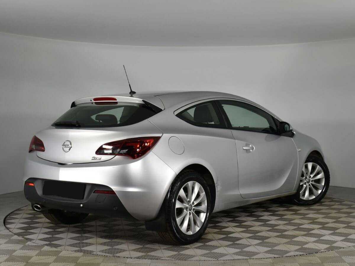 Opel Astra 2013 года с пробегом. Фото: #1
