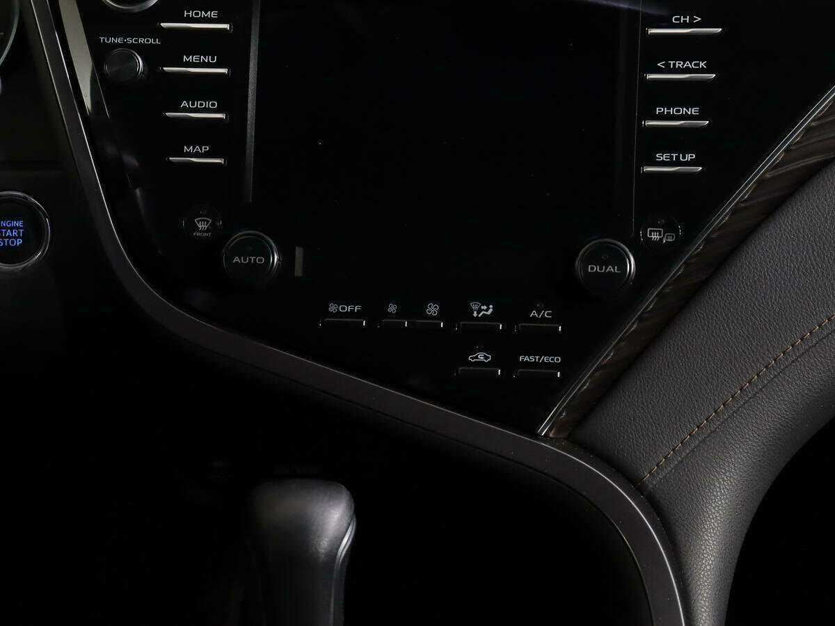 Toyota Camry 2019 года с пробегом. Фото: #12