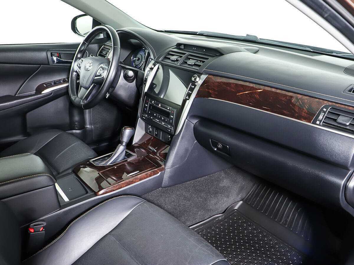 Toyota Camry 2017 года с пробегом. Фото: #10
