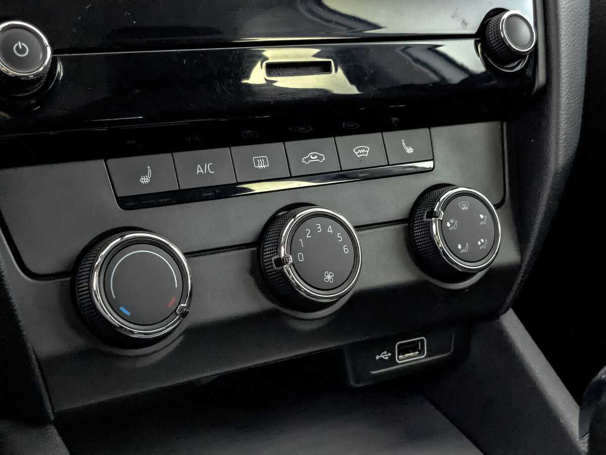 Skoda Octavia 2019 года с пробегом. Фото: #20