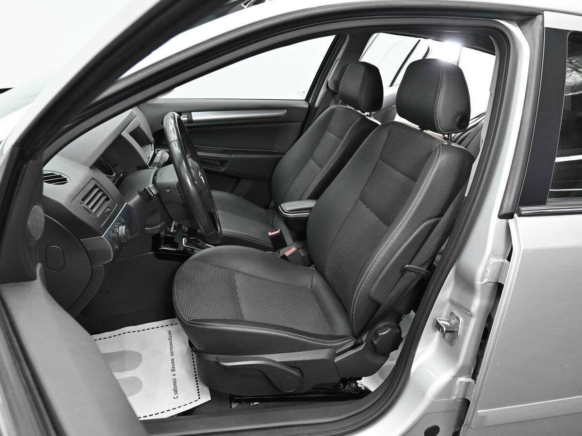 Opel Astra 2012 года с пробегом. Фото: #5