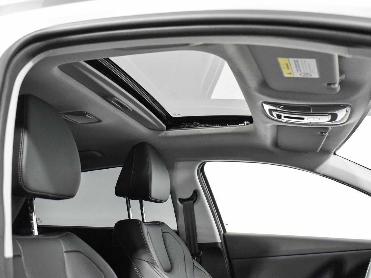 Hyundai Elantra 2023 года с пробегом. Фото: #22