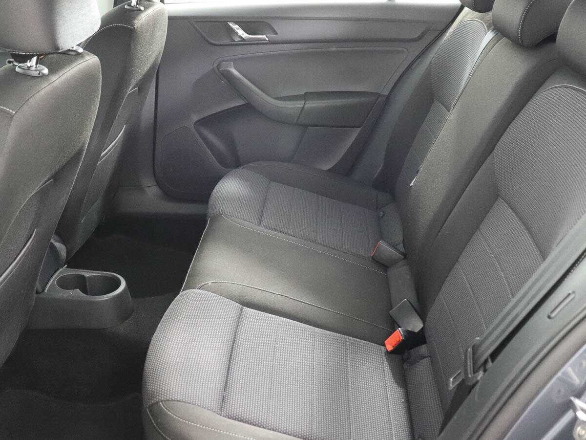 Skoda Rapid 2014 года с пробегом. Фото: #8