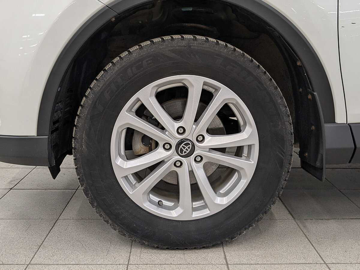 Toyota RAV4 2017 года с пробегом. Фото: #11