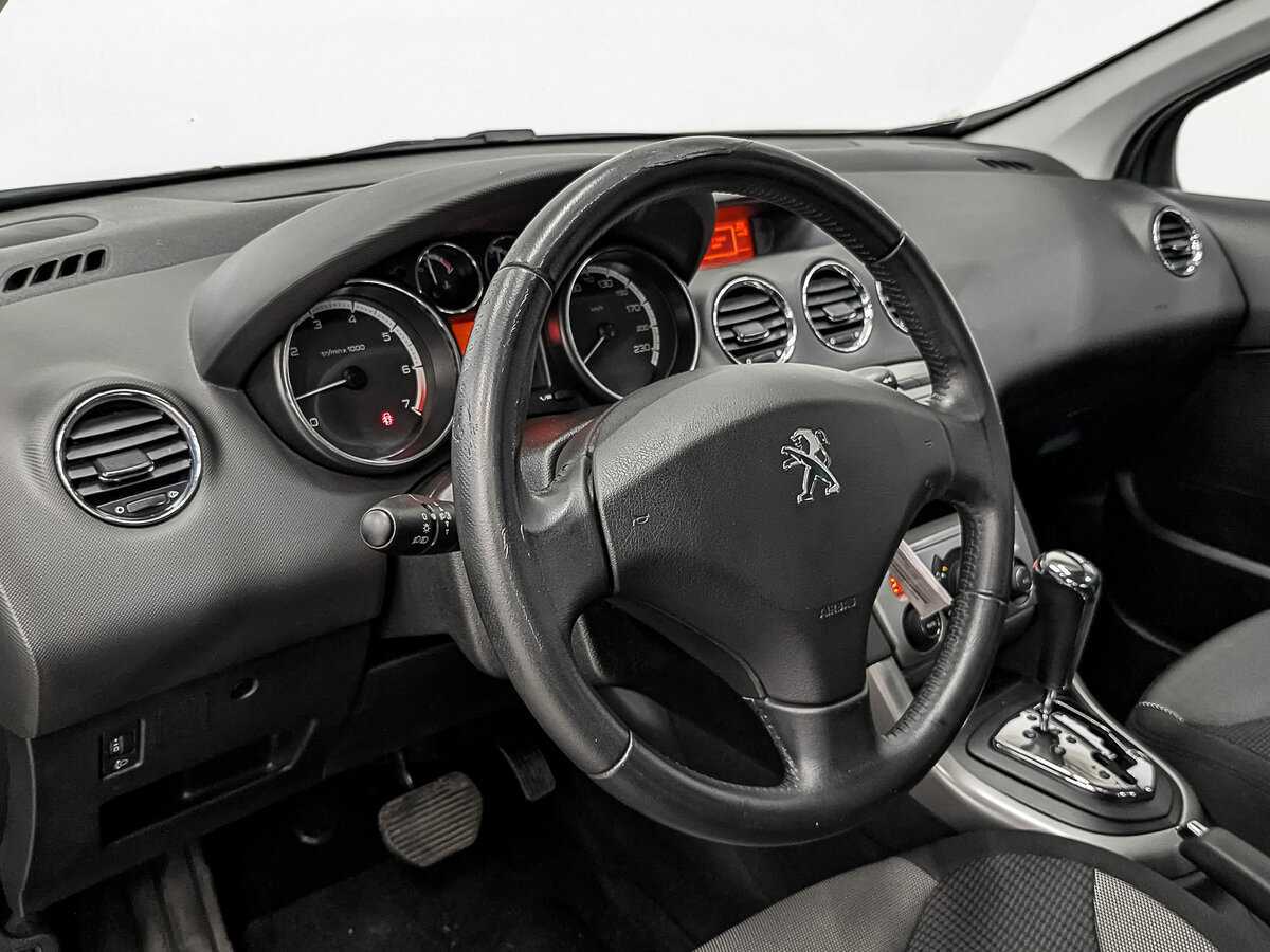 Peugeot 308 2012 года с пробегом. Фото: #15