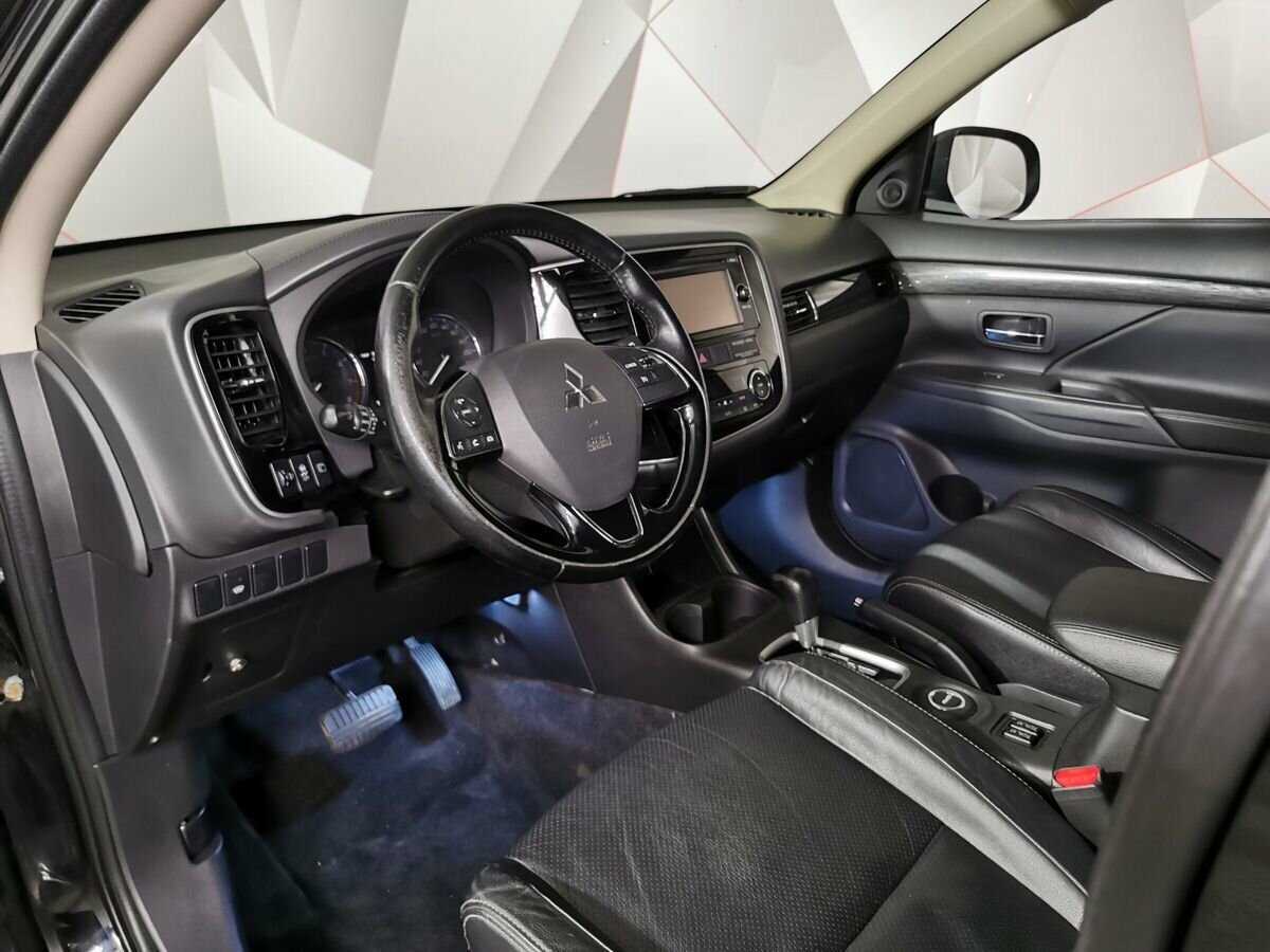 Mitsubishi Outlander 2016 года с пробегом. Фото: #13