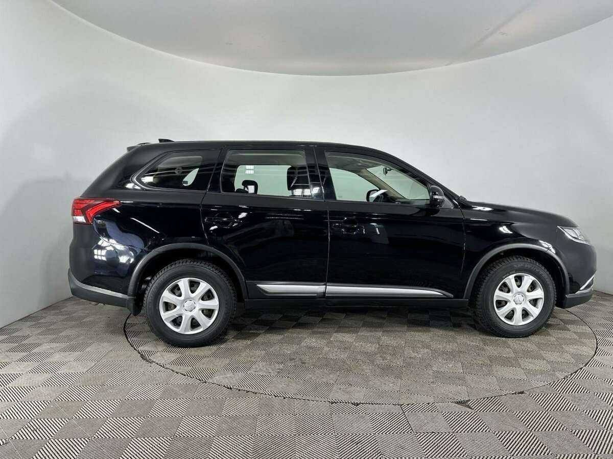 Mitsubishi Outlander 2017 года с пробегом. Фото: #3