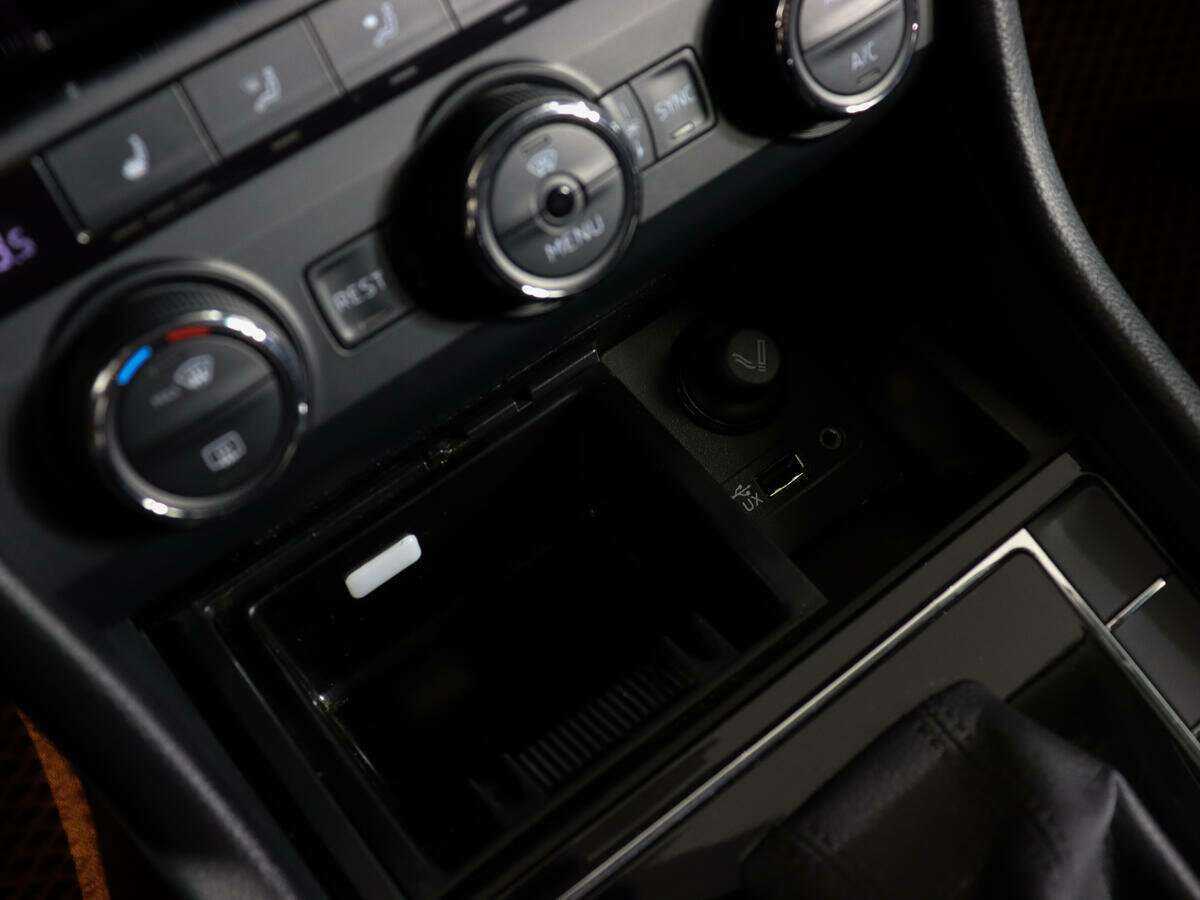 Skoda Superb 2015 года с пробегом. Фото: #17