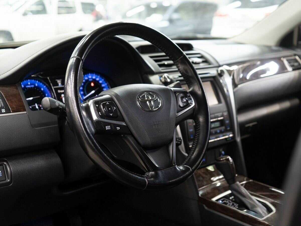 Toyota Camry 2017 года с пробегом. Фото: #4