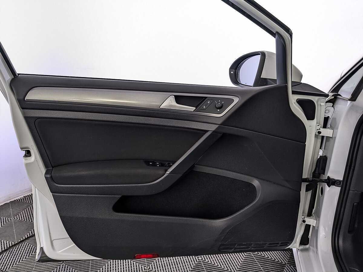 Volkswagen Golf 2014 года с пробегом. Фото: #18