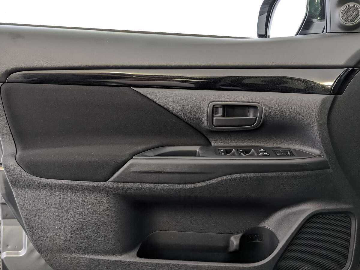 Mitsubishi Outlander 2019 года с пробегом. Фото: #14