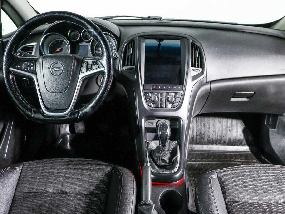 Opel Astra 2013 года с пробегом. Фото: #9