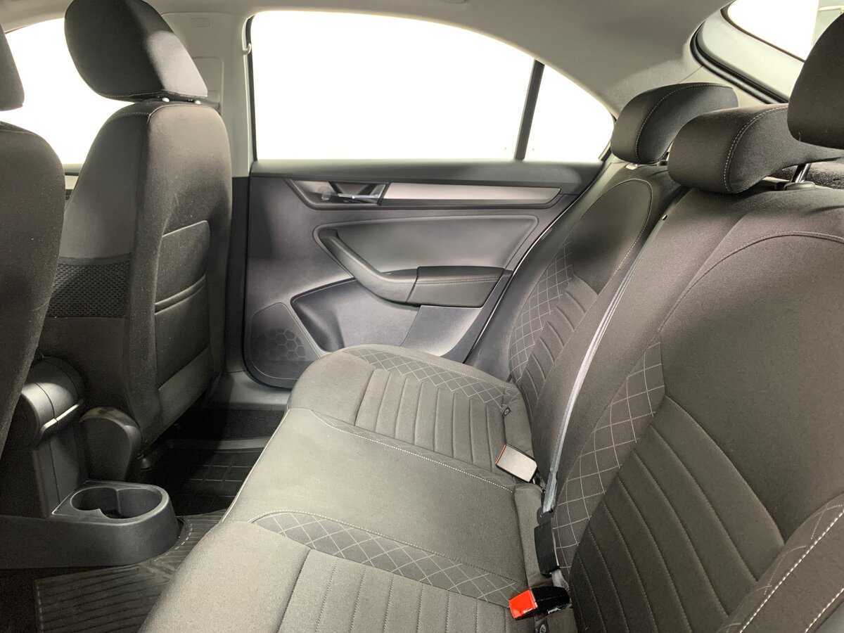 Skoda Rapid 2018 года с пробегом. Фото: #18