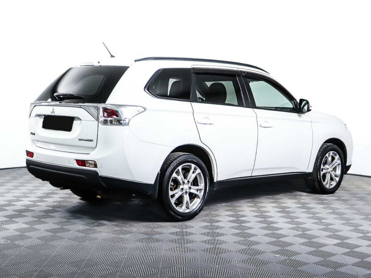 Mitsubishi Outlander 2013 года с пробегом. Фото: #4