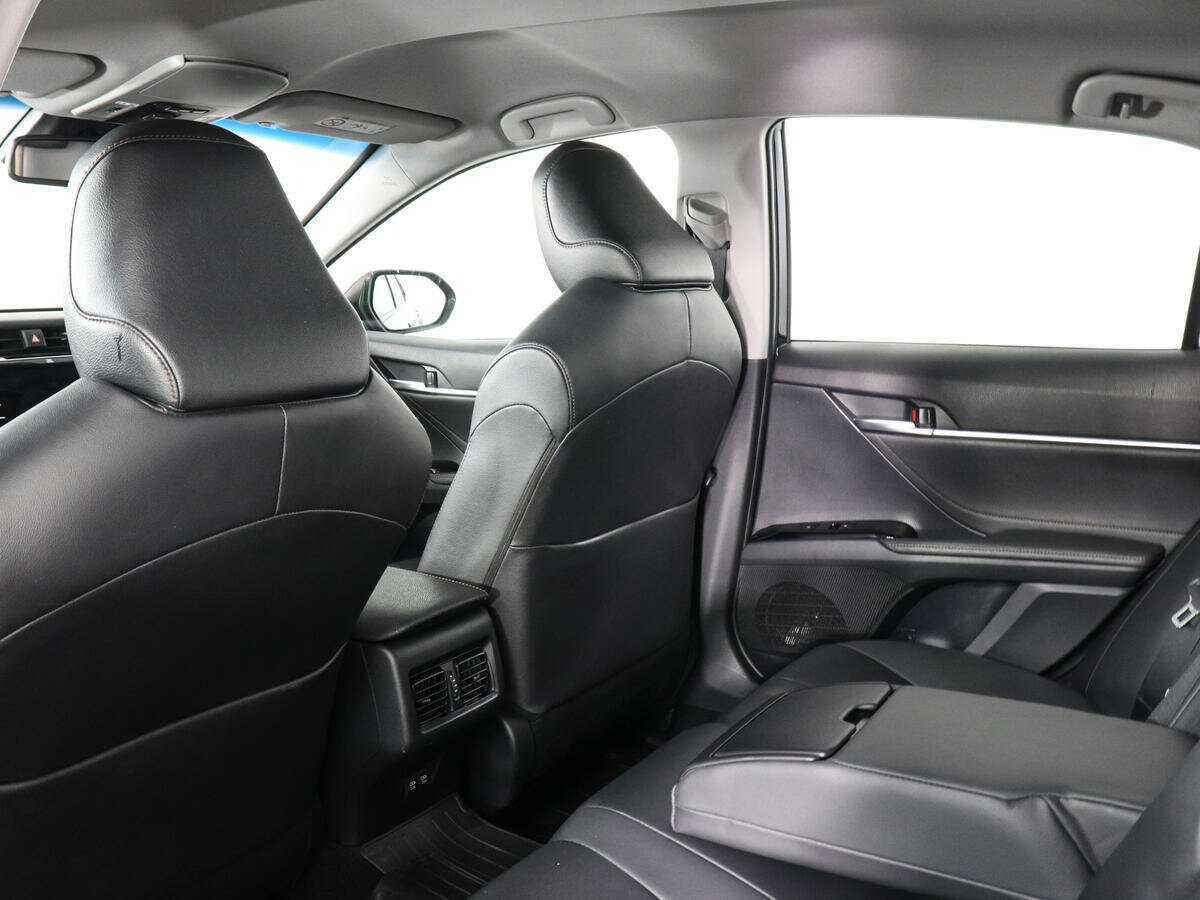 Toyota Camry 2020 года с пробегом. Фото: #11