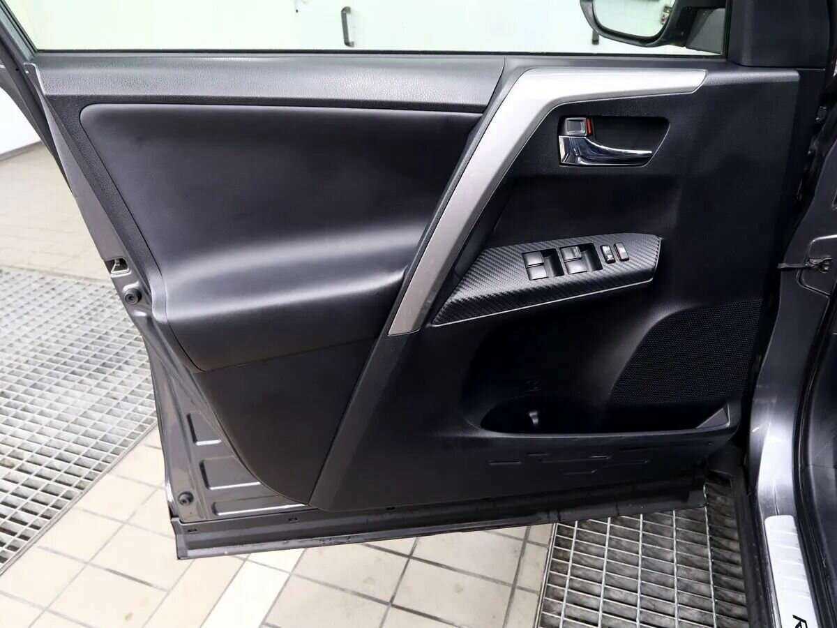 Toyota RAV4 2013 года с пробегом. Фото: #6