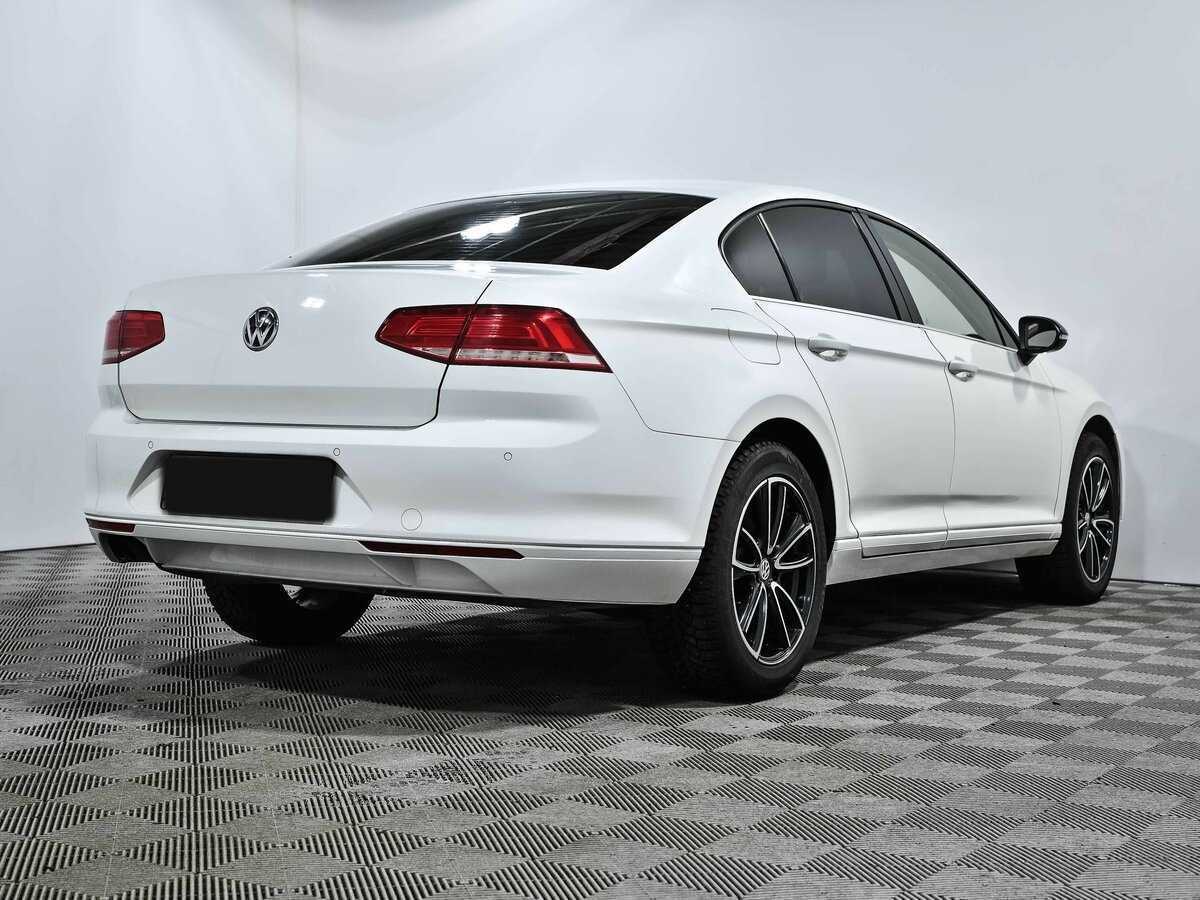 Volkswagen Passat 2015 года с пробегом. Фото: #3