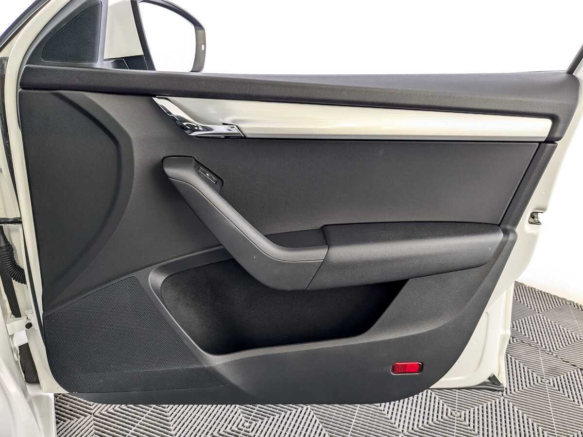 Skoda Octavia 2019 года с пробегом. Фото: #19