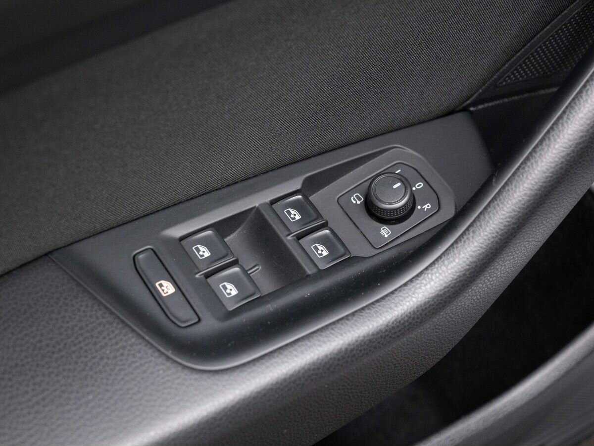 Volkswagen Passat 2020 года с пробегом. Фото: #18