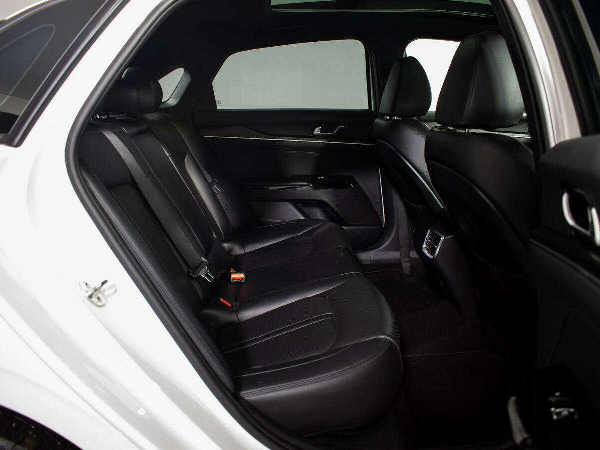 Kia K5 2021 года с пробегом. Фото: #7