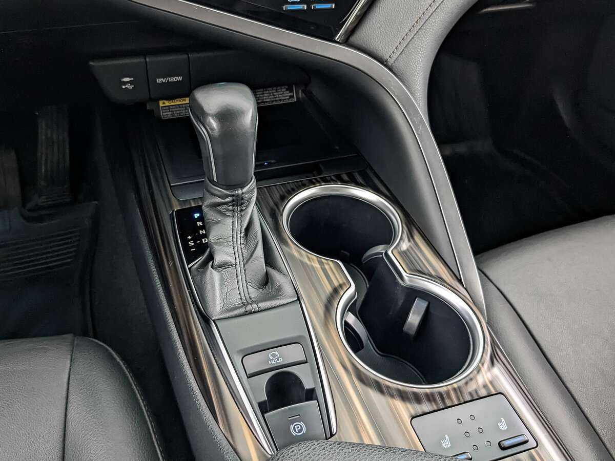 Toyota Camry 2018 года с пробегом. Фото: #22