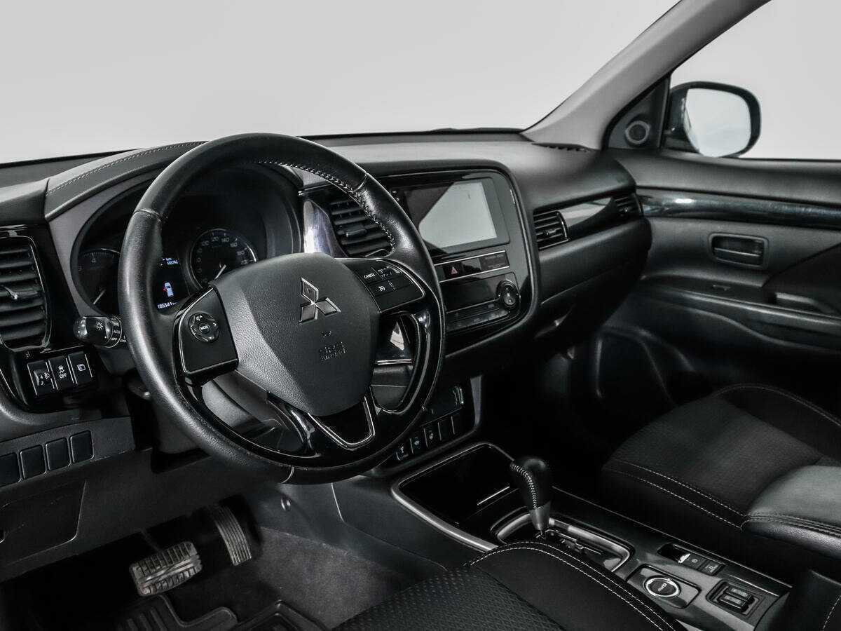 Mitsubishi Outlander 2018 года с пробегом. Фото: #8