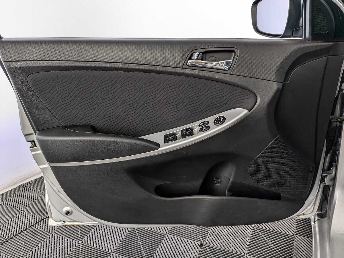 Hyundai Solaris 2012 года с пробегом. Фото: #14