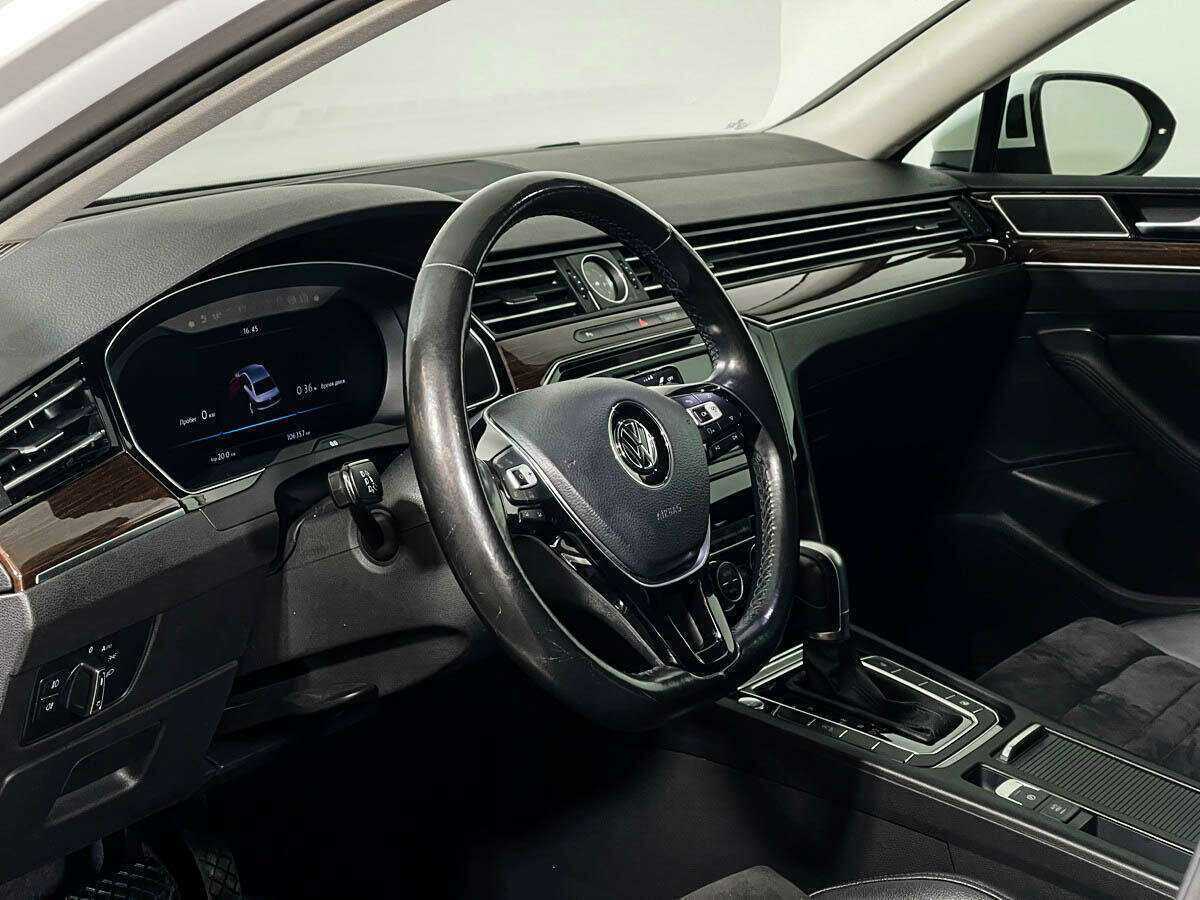 Volkswagen Passat 2017 года с пробегом. Фото: #12