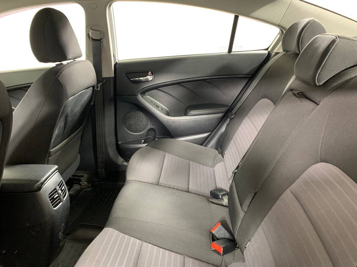 Kia Cerato 2017 года с пробегом. Фото: #17