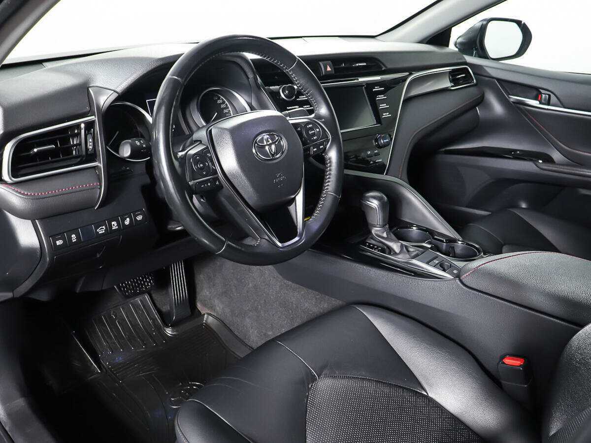 Toyota Camry 2020 года с пробегом. Фото: #12