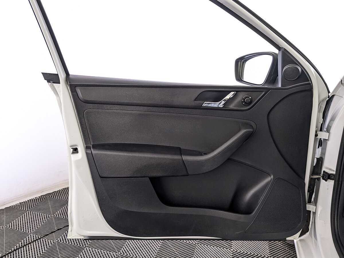 Skoda Rapid 2017 года с пробегом. Фото: #18