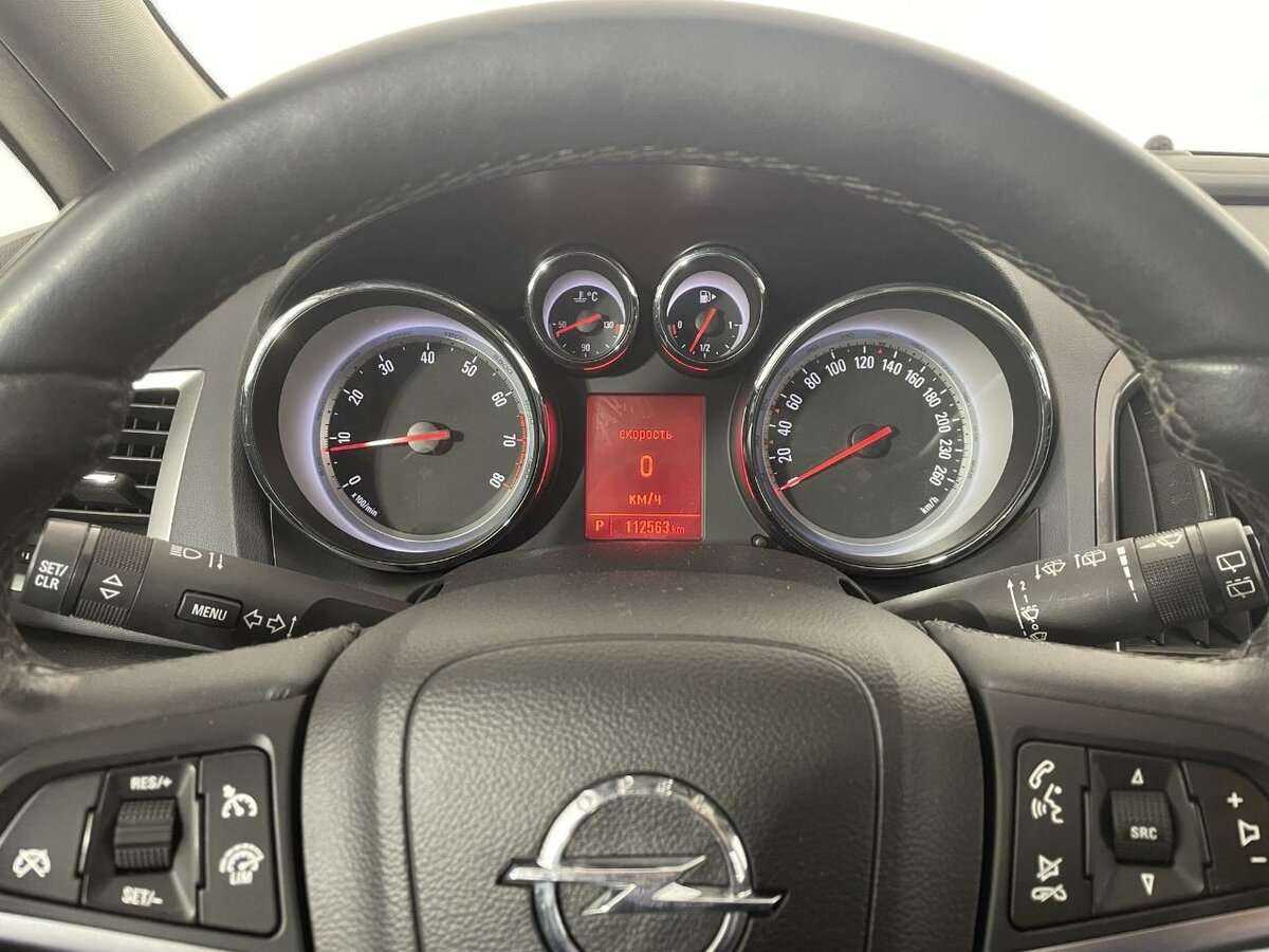 Opel Astra 2013 года с пробегом. Фото: #10