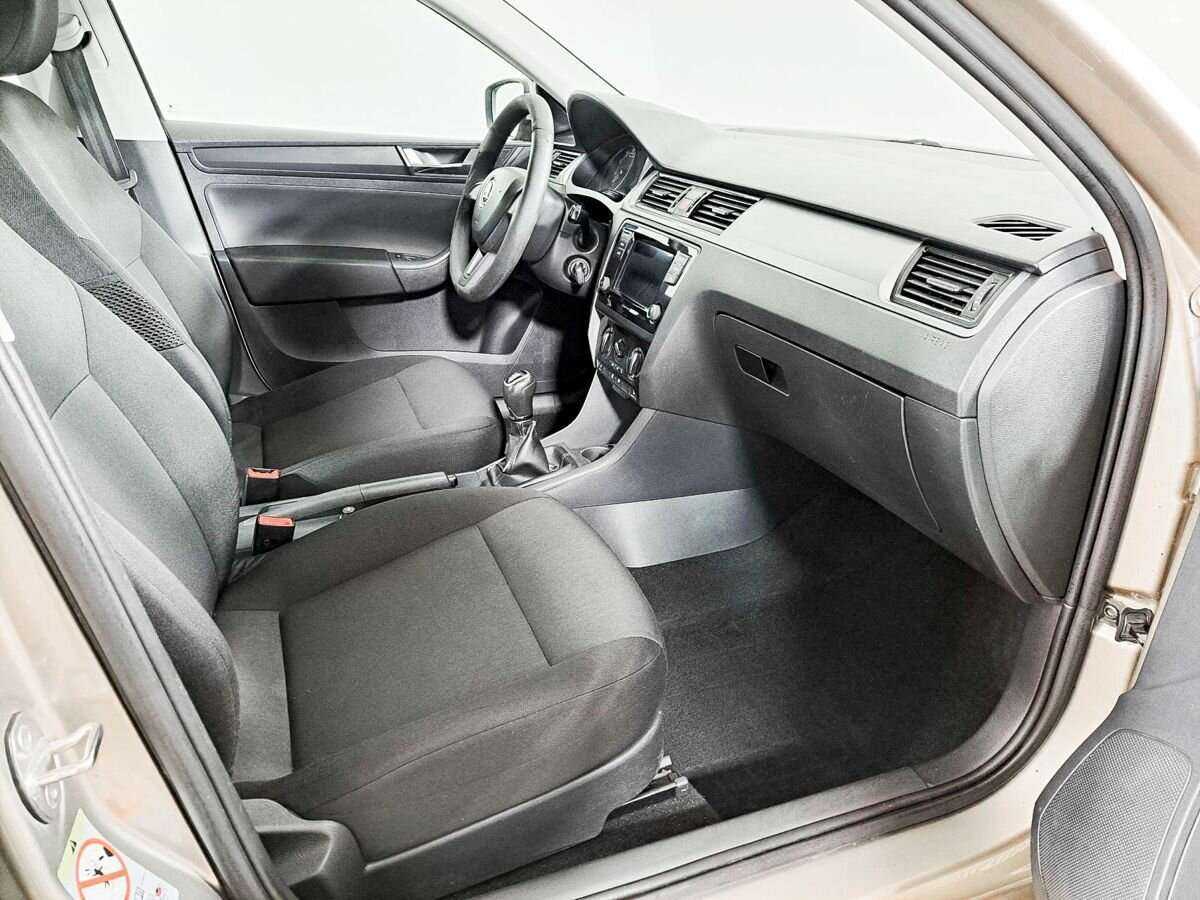 Skoda Rapid 2018 года с пробегом. Фото: #5
