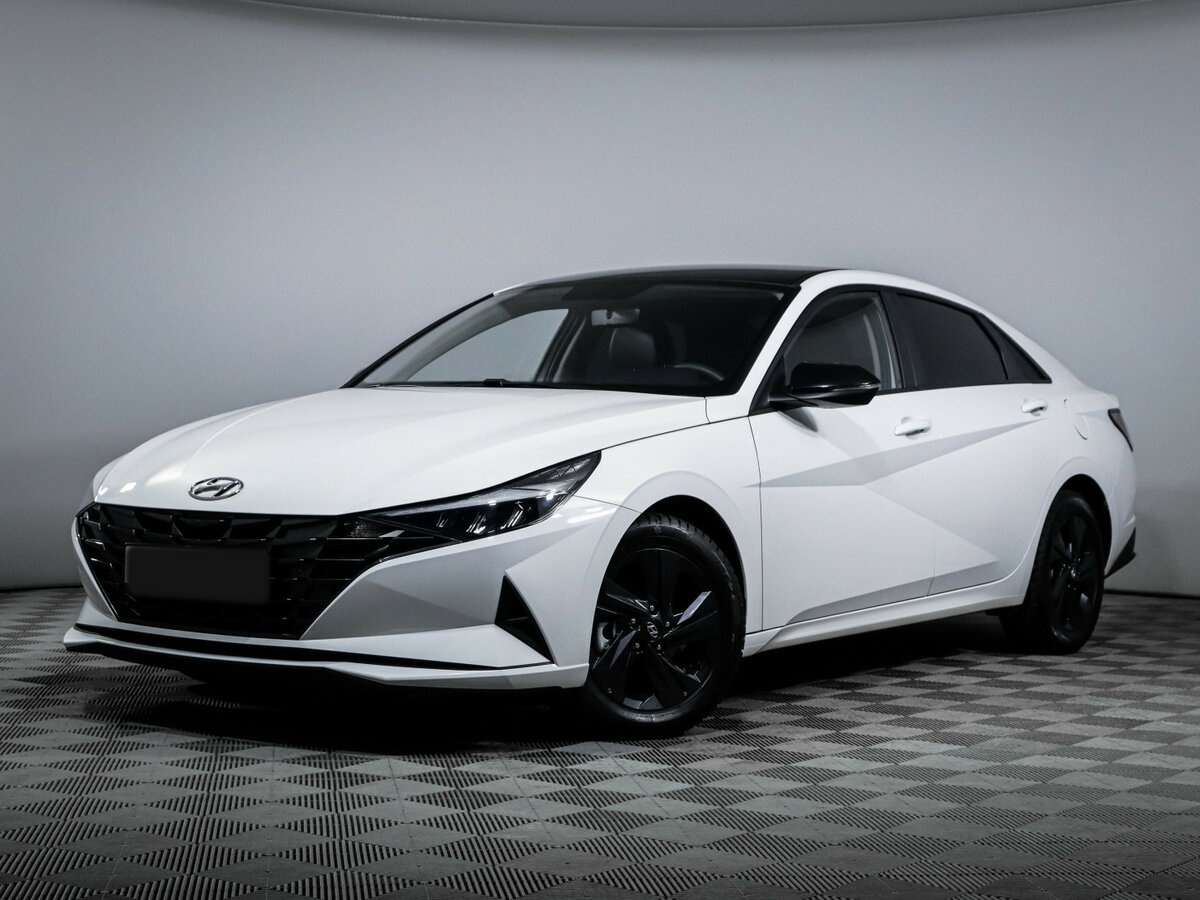 Hyundai Elantra 2023 года с пробегом. Посмотреть фото