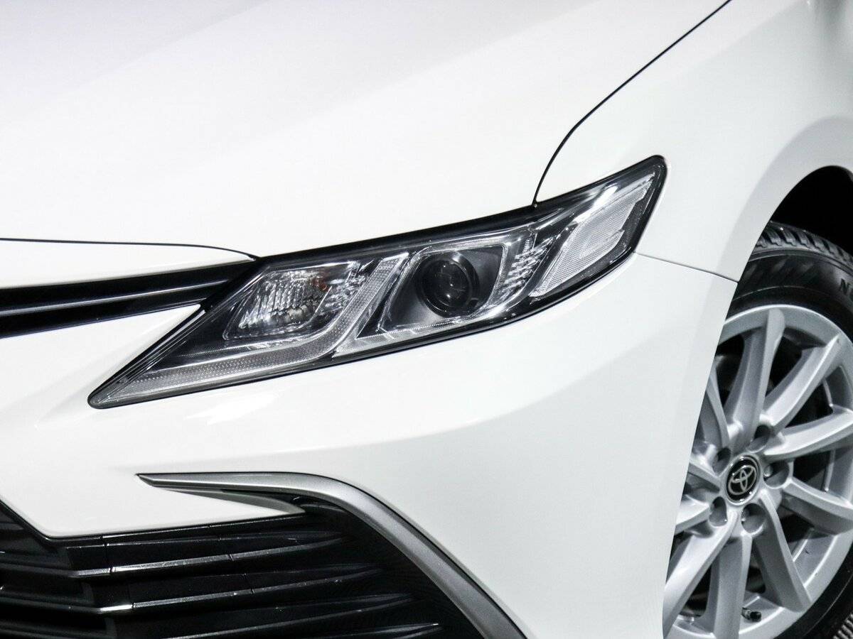 Toyota Camry 2021 года с пробегом. Фото: #12