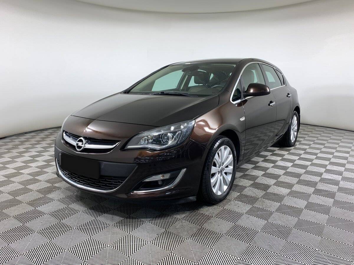 Opel Astra 2013 года с пробегом. Посмотреть фото