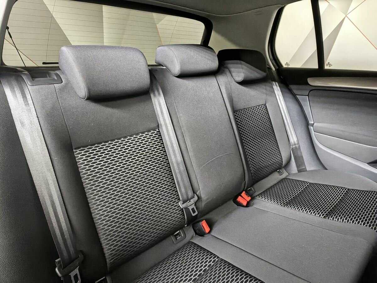 Volkswagen Golf 2012 года с пробегом. Фото: #12