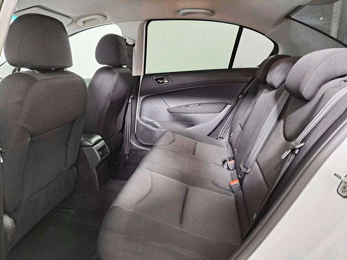Peugeot 408 2013 года с пробегом. Фото: #7