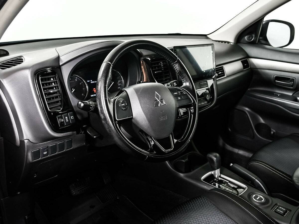 Mitsubishi Outlander 2016 года с пробегом. Фото: #12