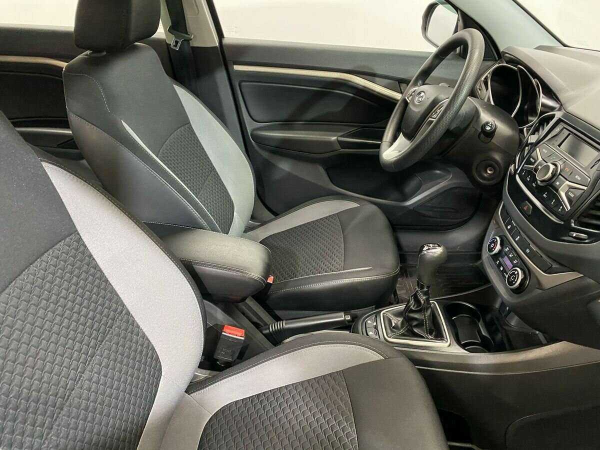 Lada (ВАЗ) Vesta 2019 года с пробегом. Фото: #9