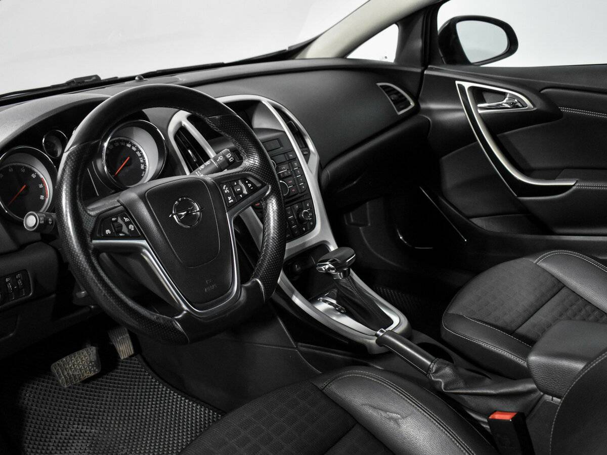 Opel Astra 2012 года с пробегом. Фото: #8