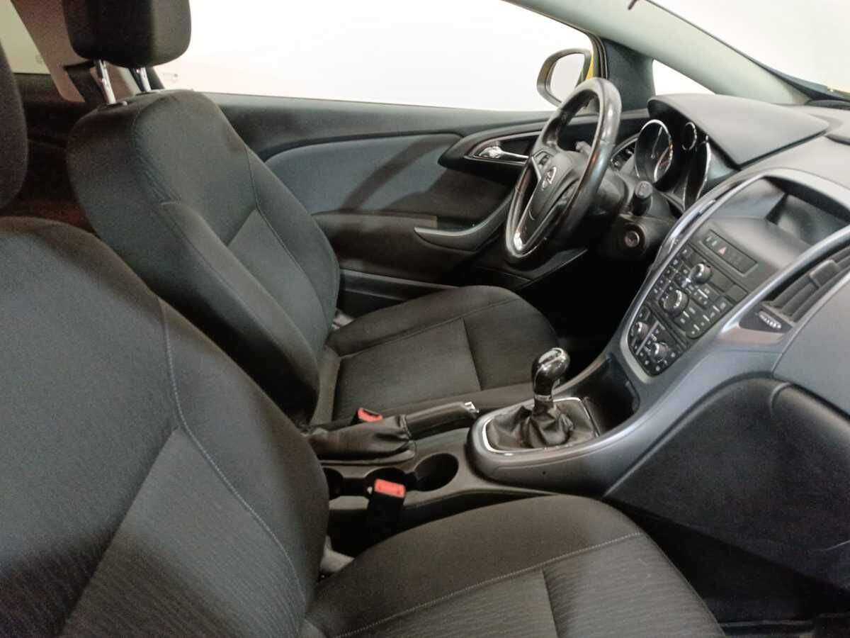 Opel Astra 2013 года с пробегом. Фото: #8