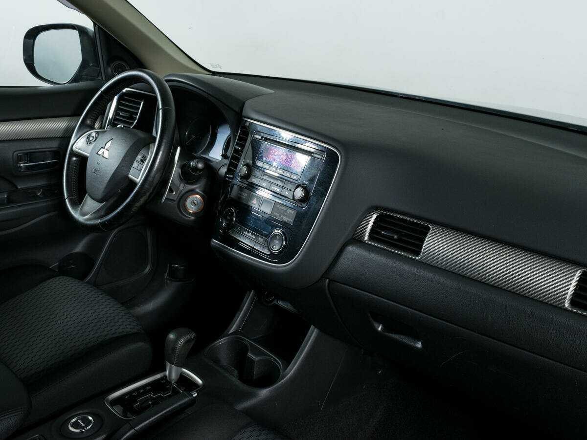 Mitsubishi Outlander 2012 года с пробегом. Фото: #9