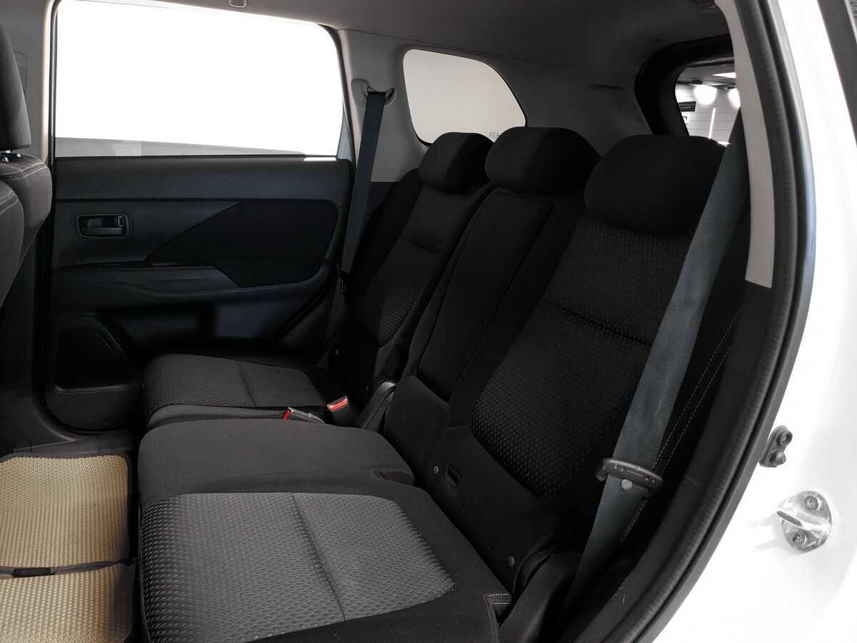 Mitsubishi Outlander 2017 года с пробегом. Фото: #9