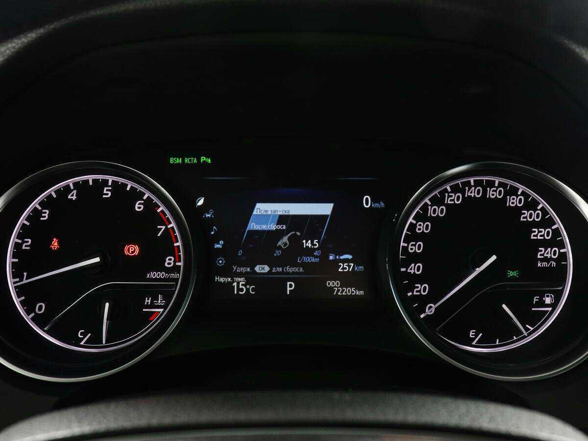 Toyota Camry 2018 года с пробегом. Фото: #10