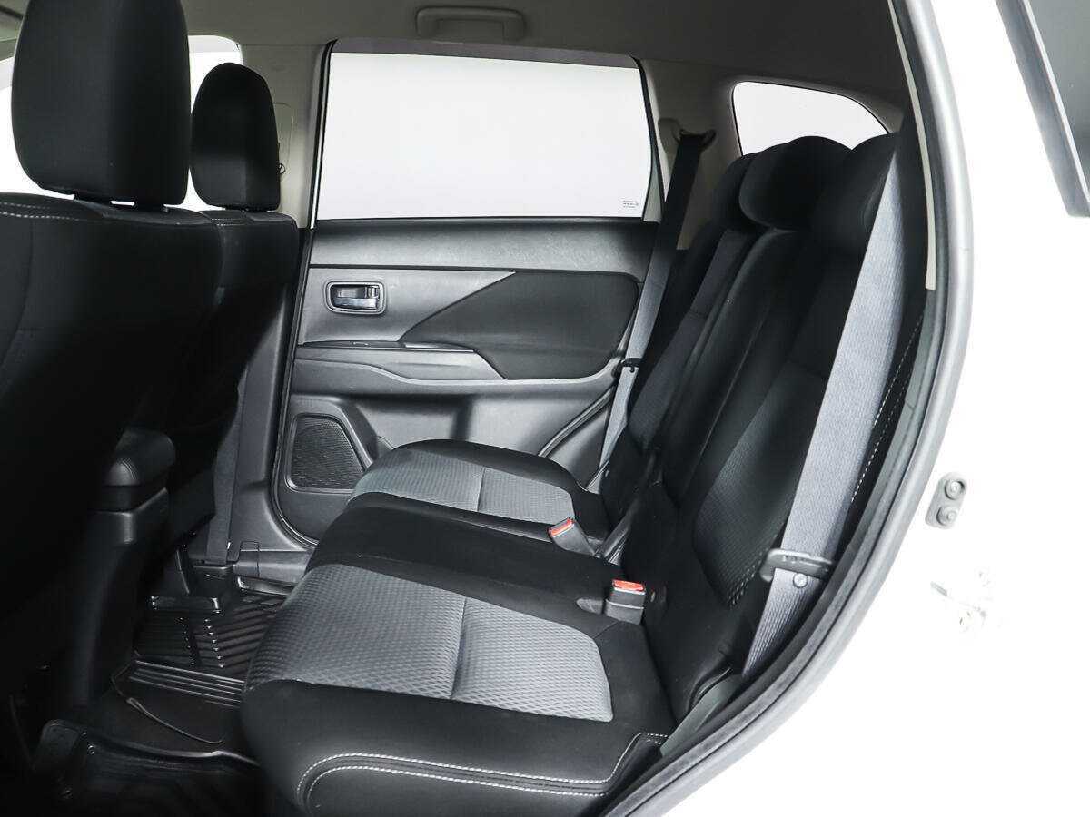 Mitsubishi Outlander 2018 года с пробегом. Фото: #9